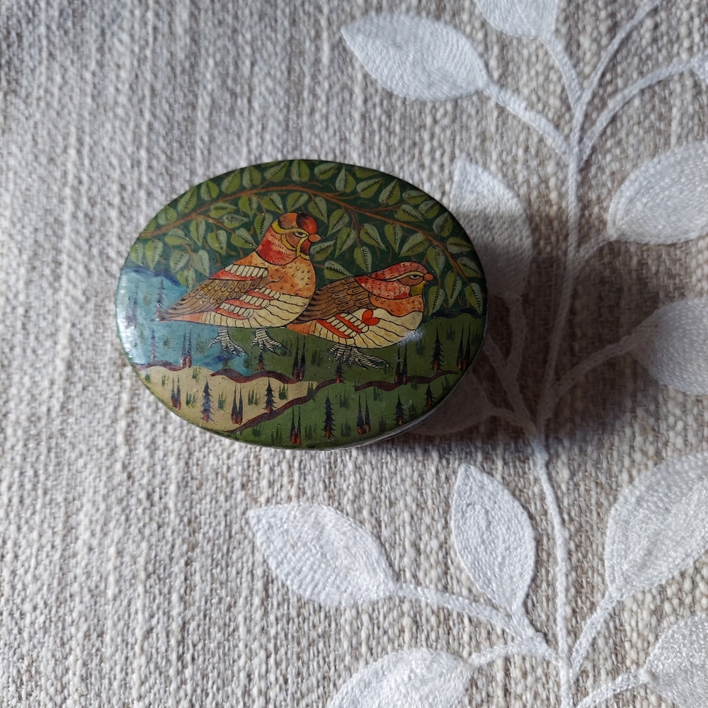 CALLING BIRDS HAND PAINTED TRINKET & STASH BOX - KASHMIR INDIA 1980s RARE